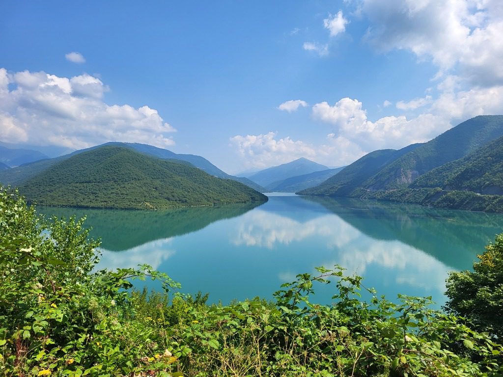 Jinvali lake